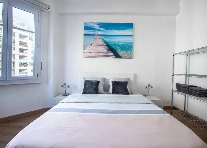 Modern Sea View Apartment On Promenade Des Anglais