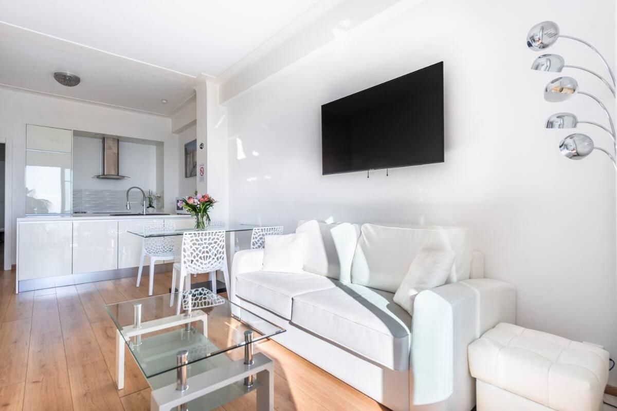 Modern Sea View Apartment On Promenade Des Anglais * Nice